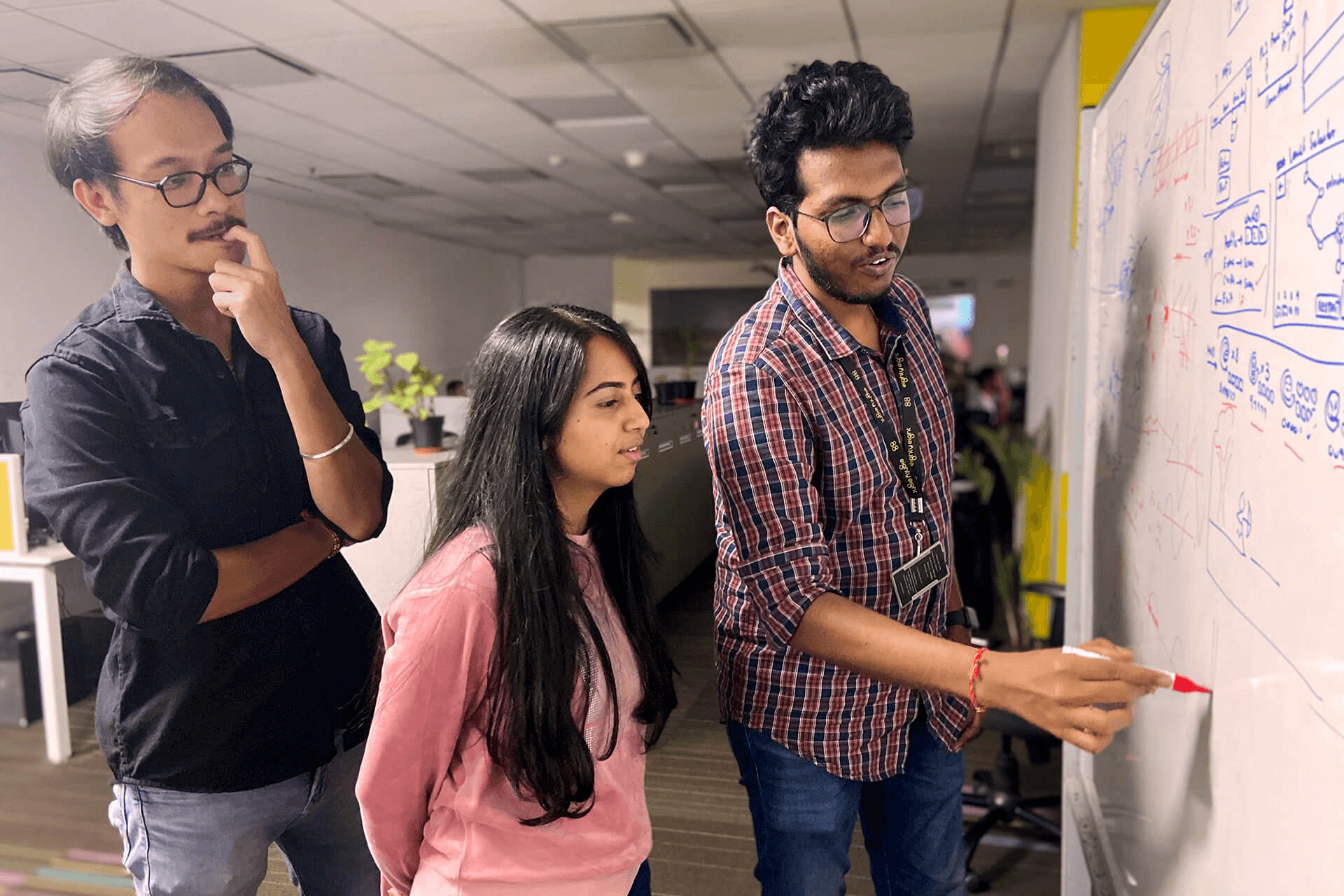 ゲームアウトラインに取り組む生徒たち