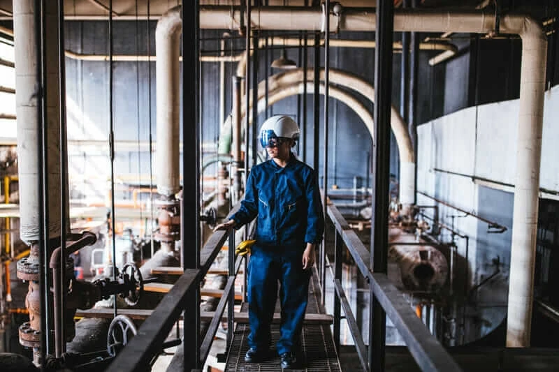 augmented reality in construction worker in building