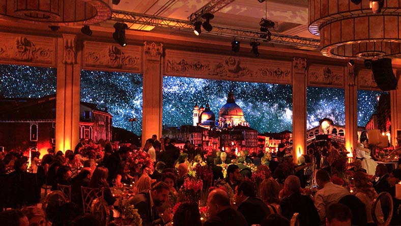 AutoCAD shines a light on 3D projection mapping market