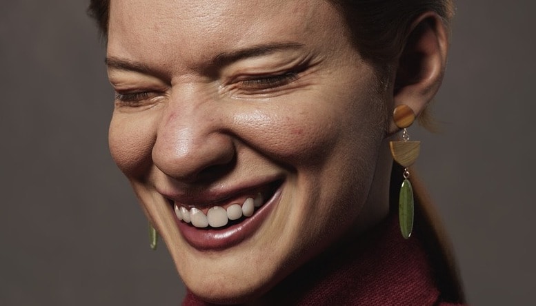 Laughing woman image by Enrique Sagasta