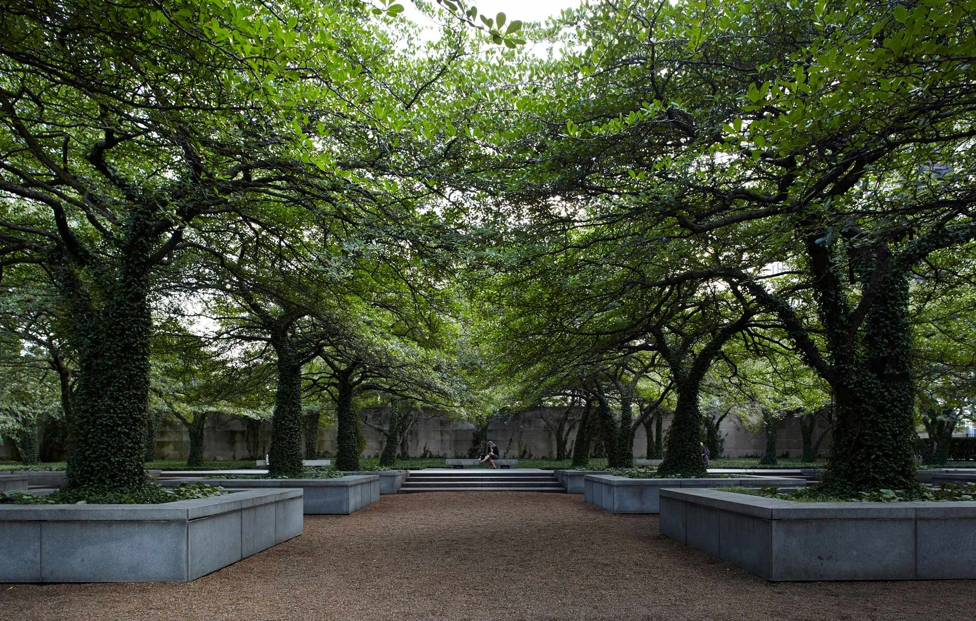 dan kiley Art Institute of Chicago South Garden