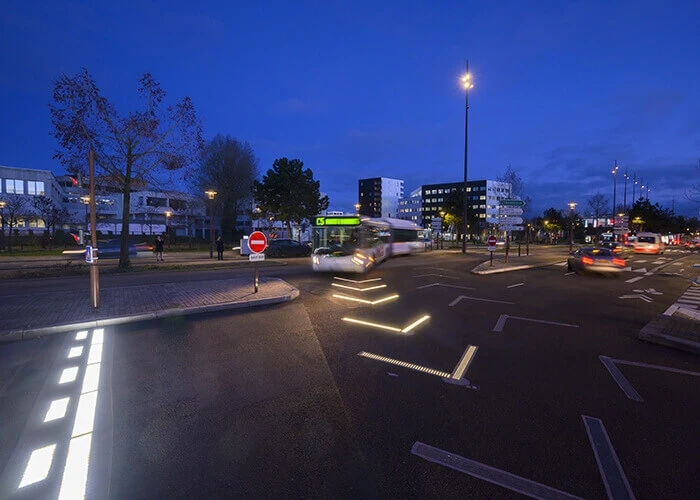 An intersection in Nantes, France, at night