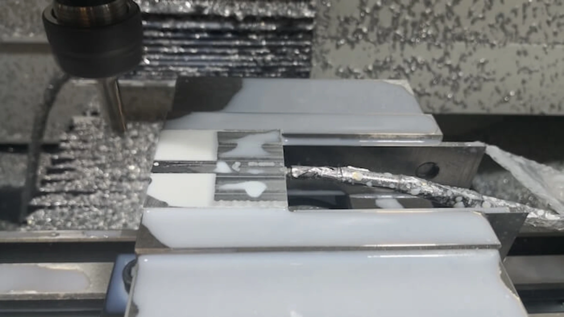 Making “living metals” with cold-spray technology is rocket science