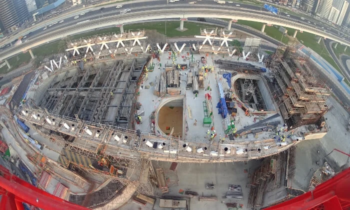 ドバイ 未来博物館 建設中