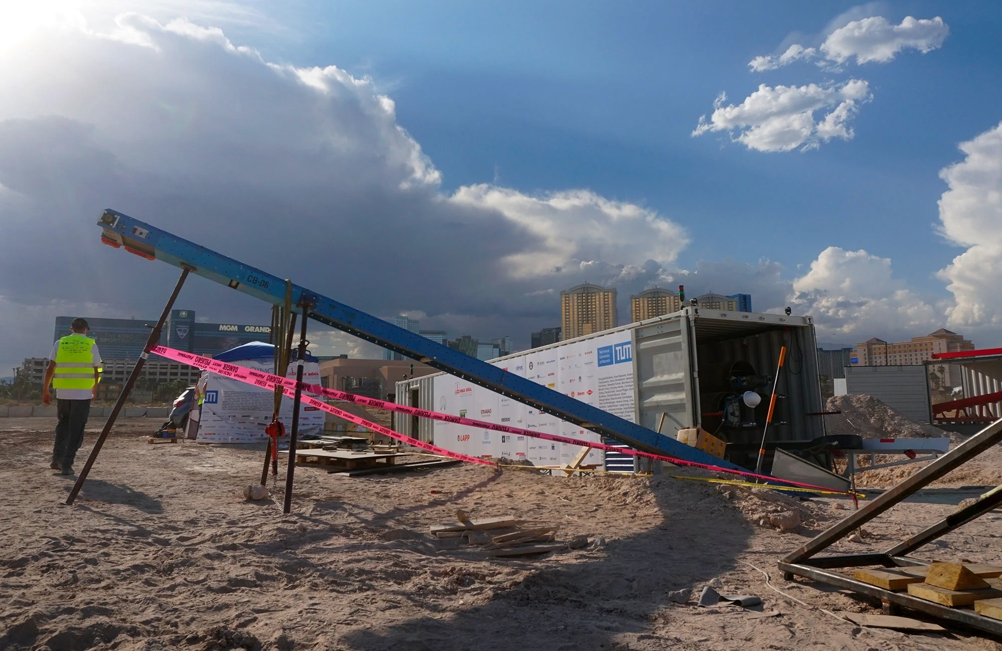 Elon Musk's Tunnel-Wettbewerb in der Wüste Nevadas