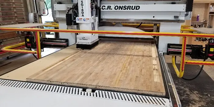 La fabrication des panneaux BamCore. 