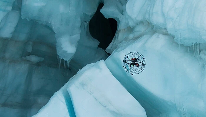 Drohne aus der Schweiz, ausgestattet mit einem kugelförmigen Käfig