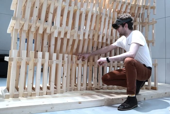 Through its AR system, CRoW software can collect endless data and even suggest the best position for the next piece to the user through the AR headset. 