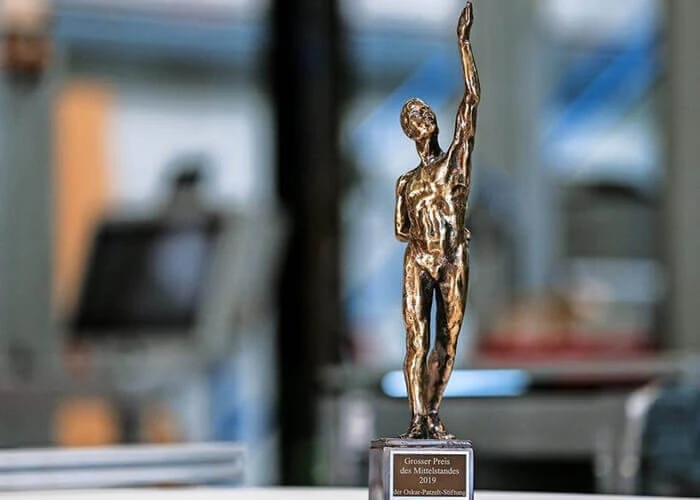 Statue for German government’s Großer Preis des Mittelstandes (Grand Prize for Medium-Size Enterprises)