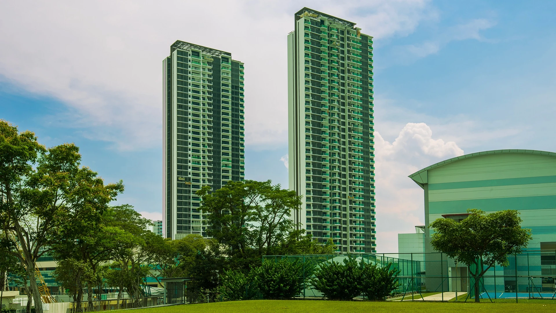 布依格集团的气候战略基于广泛的低碳选择和解决方案，旨在减少其活动所产生的温室气体排放量。据该集团的董事长兼首席执行官Martin Bouygues介绍，这一目标与《巴黎协定》保持一致，希望到2030年将温室气体排放量减少20%。Ronald Lim摄、布依格建筑公司供图。