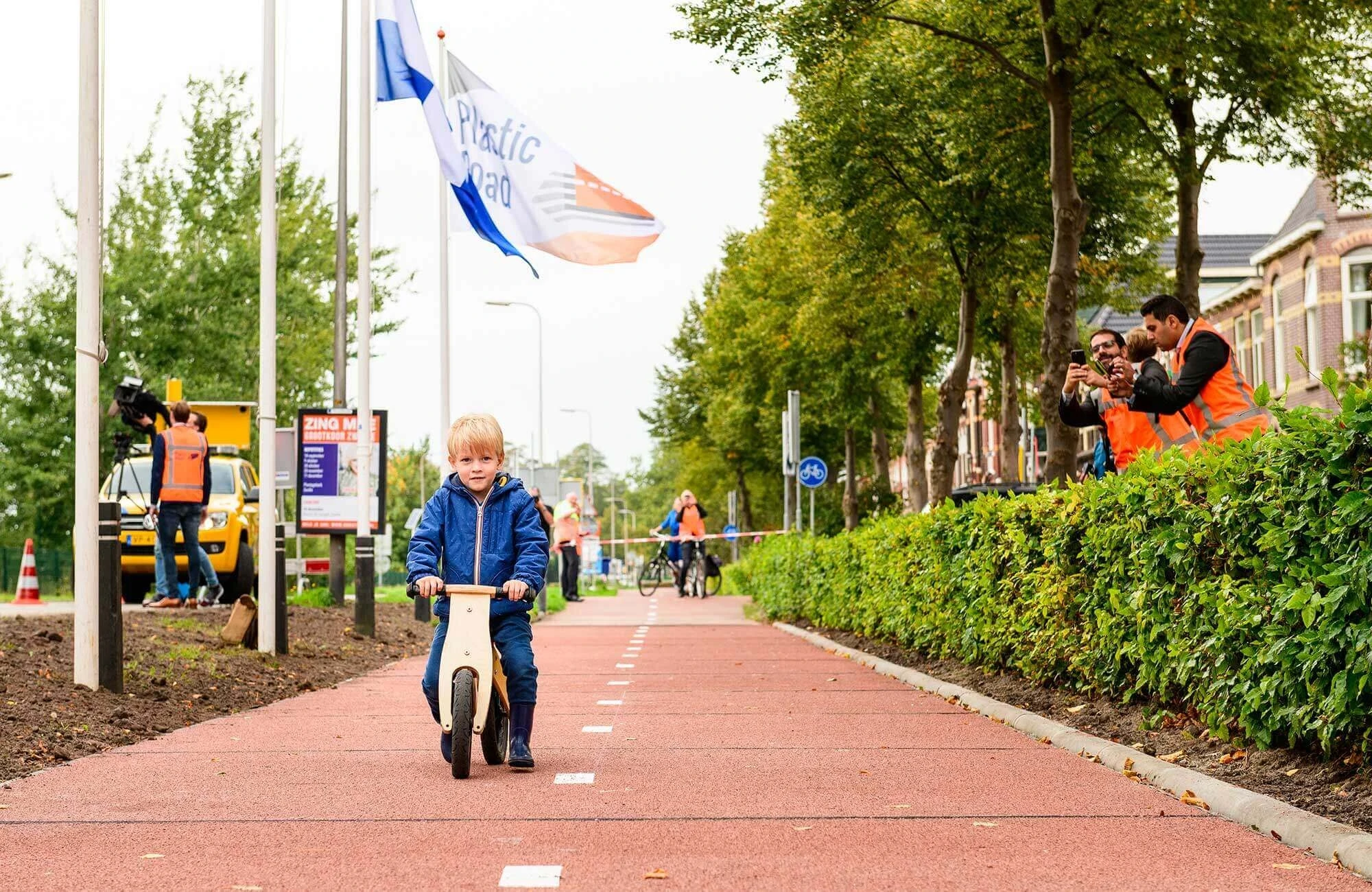 A 100-foot-long cycle path was constructed in Giethoorn, the Netherlands.