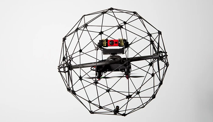 Drohne aus der Schweiz, ausgestattet mit einem kugelförmigen Käfig