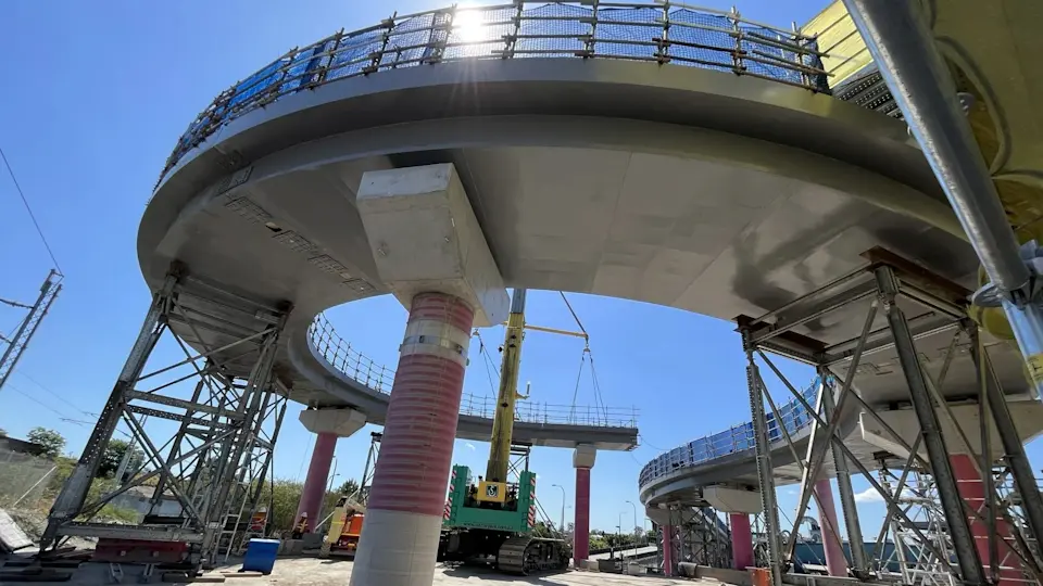 On-site construction of the bridge