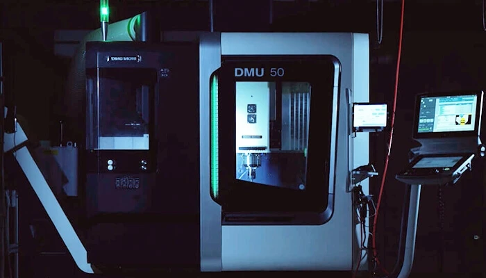 Manufacturing equipment with digital screens