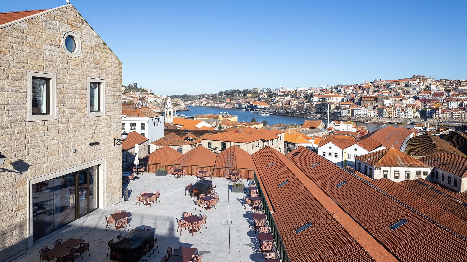 Desde el patio de World of Wine se pueden contemplar impresionantes vistas de Oporto.