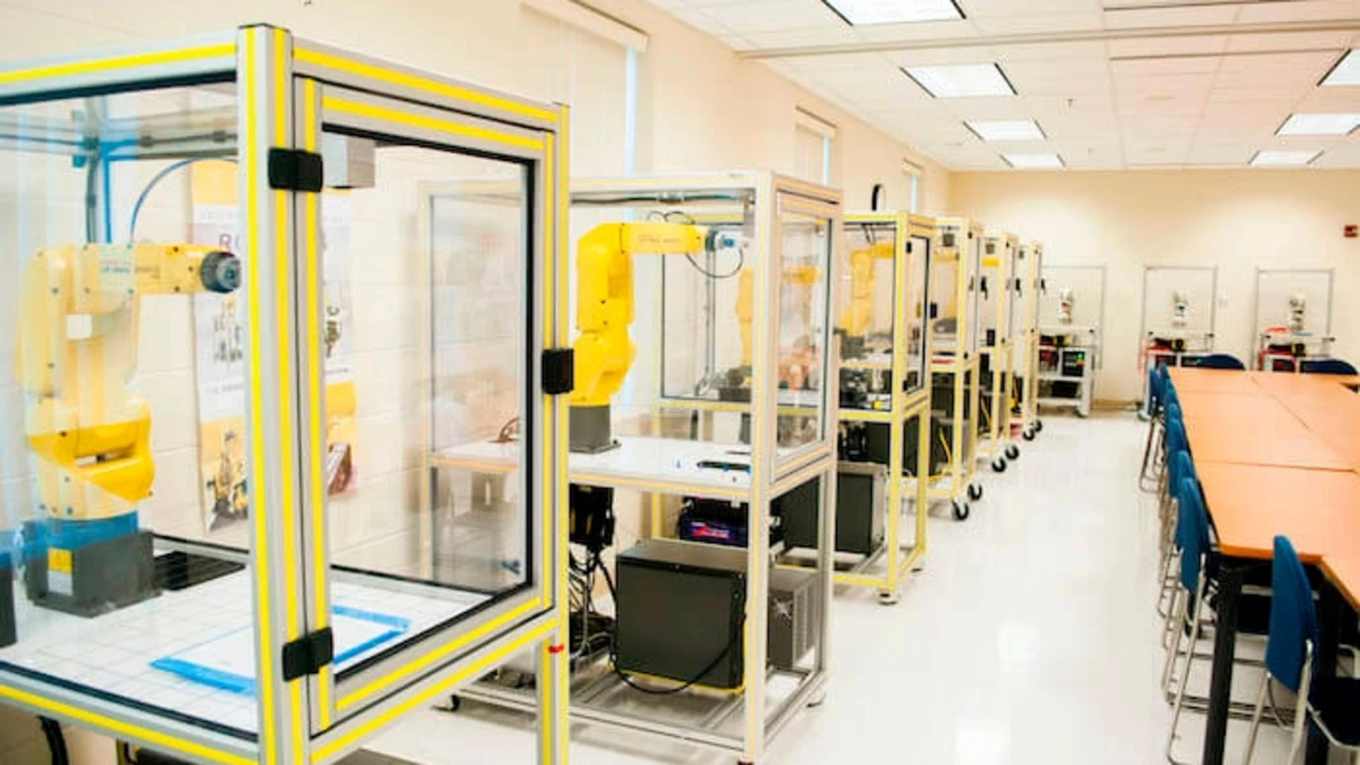 Advanced Manufacturing Course Community colleges reinvent advanced manufacturing training