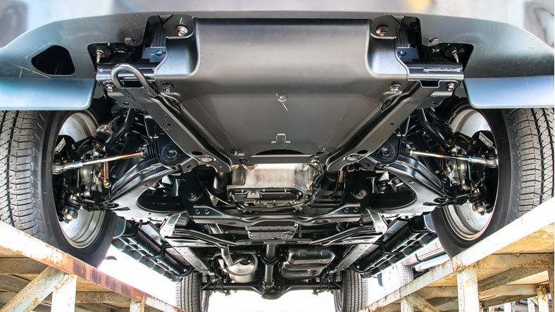 Engine chassis