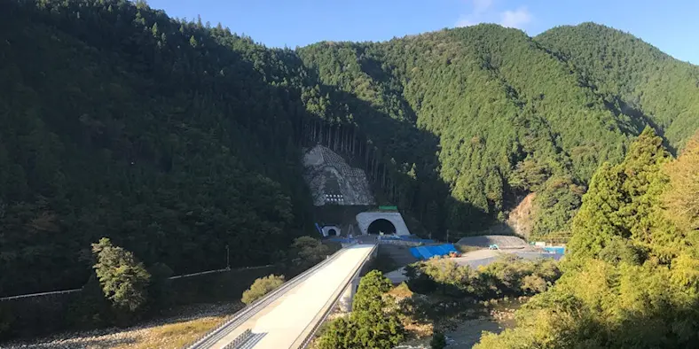Construction on the Mikusa Tunnel in Japan