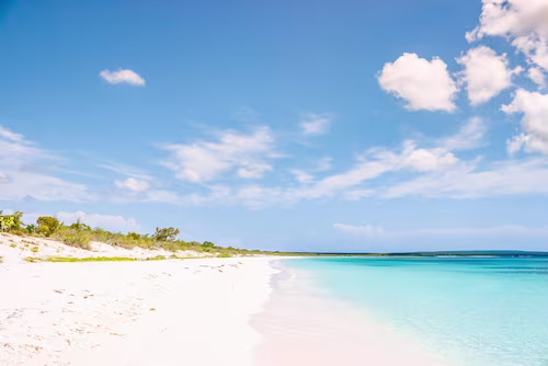 To the south, the beach bahia de las aguilas, unica ....
