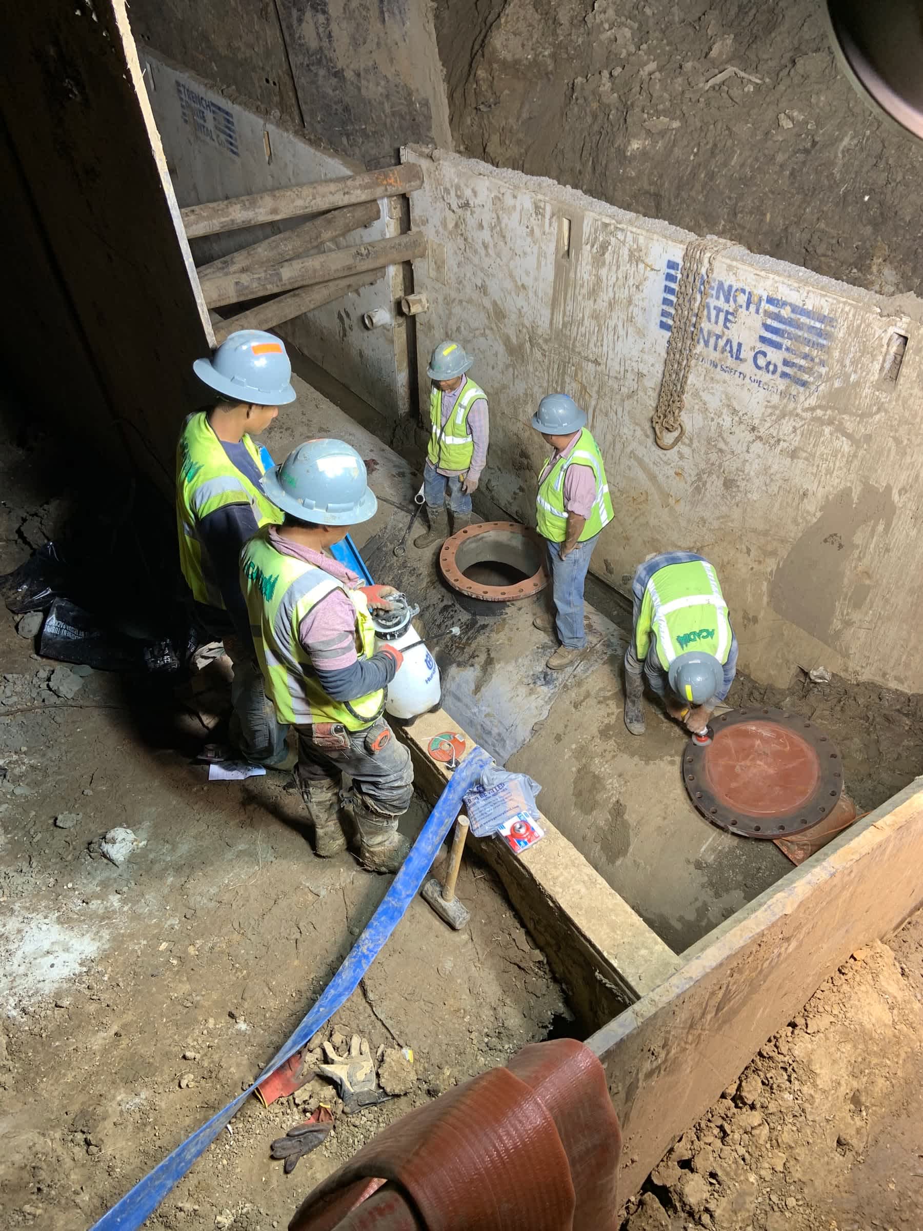 Crews work on a UTRWD water pipeline