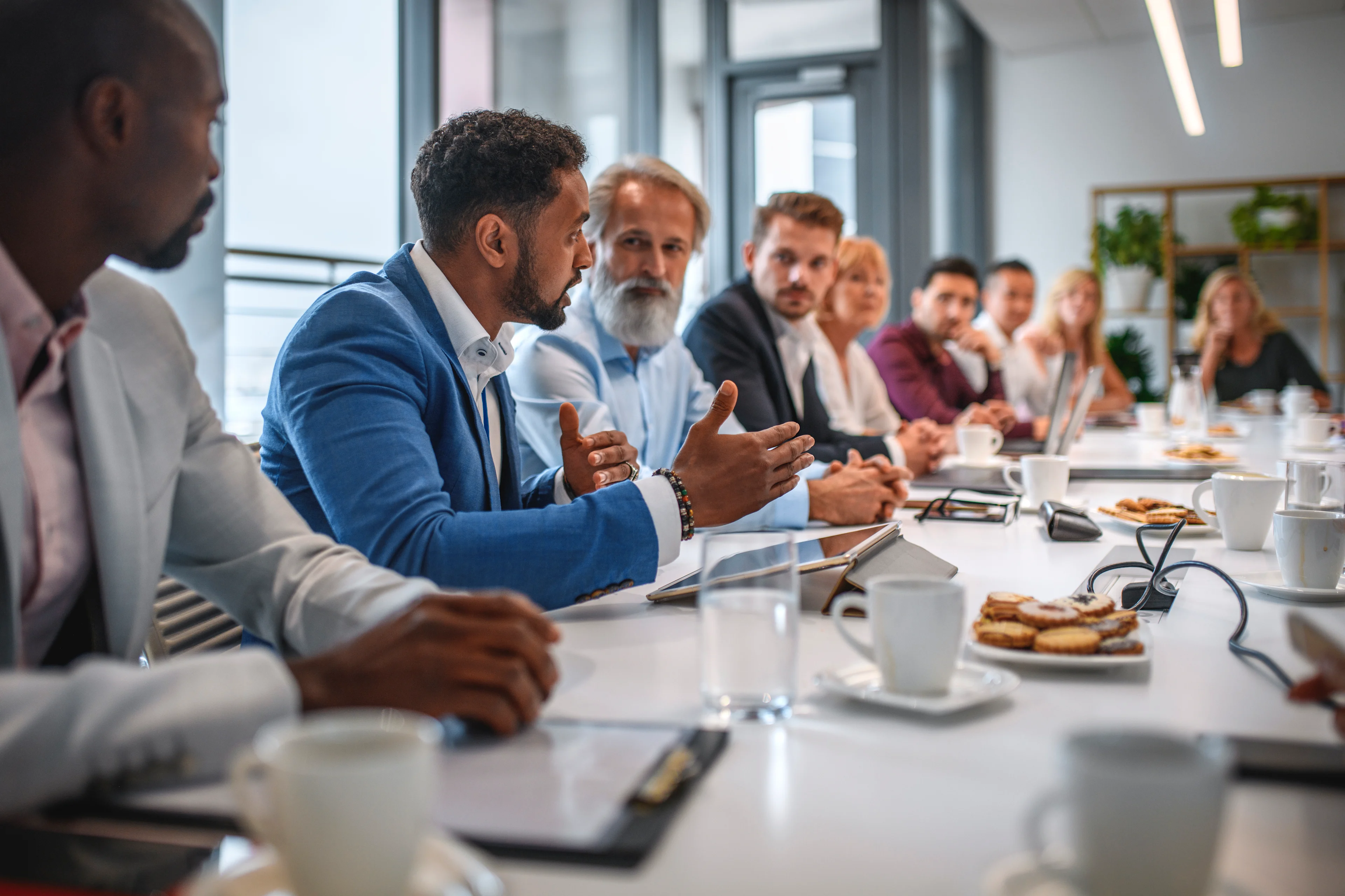 04-IMAGE Oterra-business-meeting-1217268075