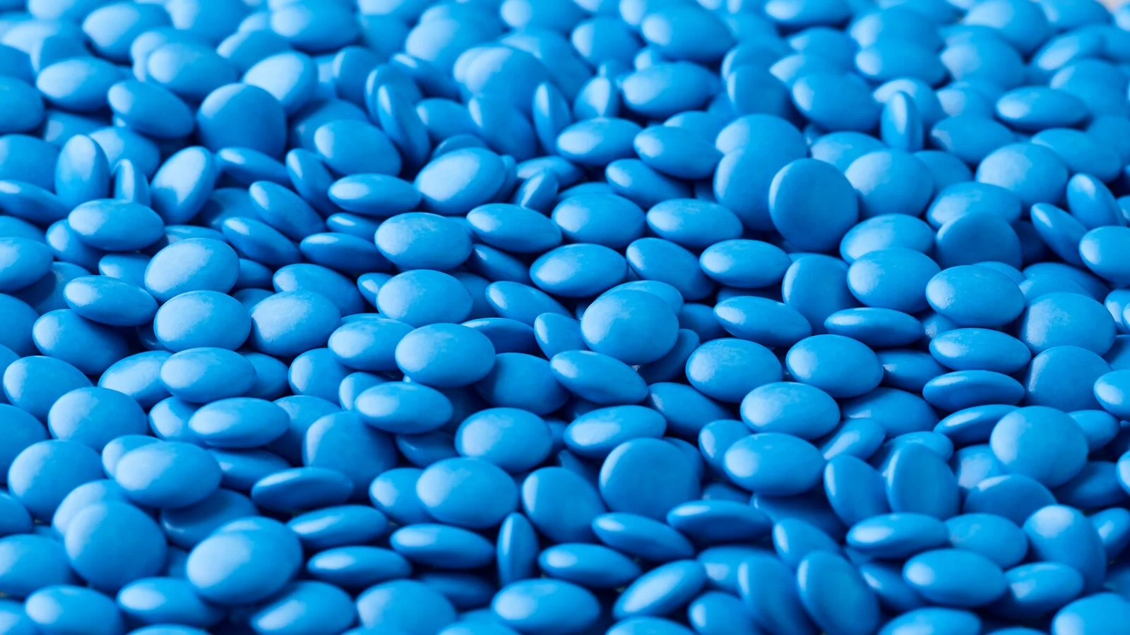 large-Oterra-org-blue-dragees-wp-0322