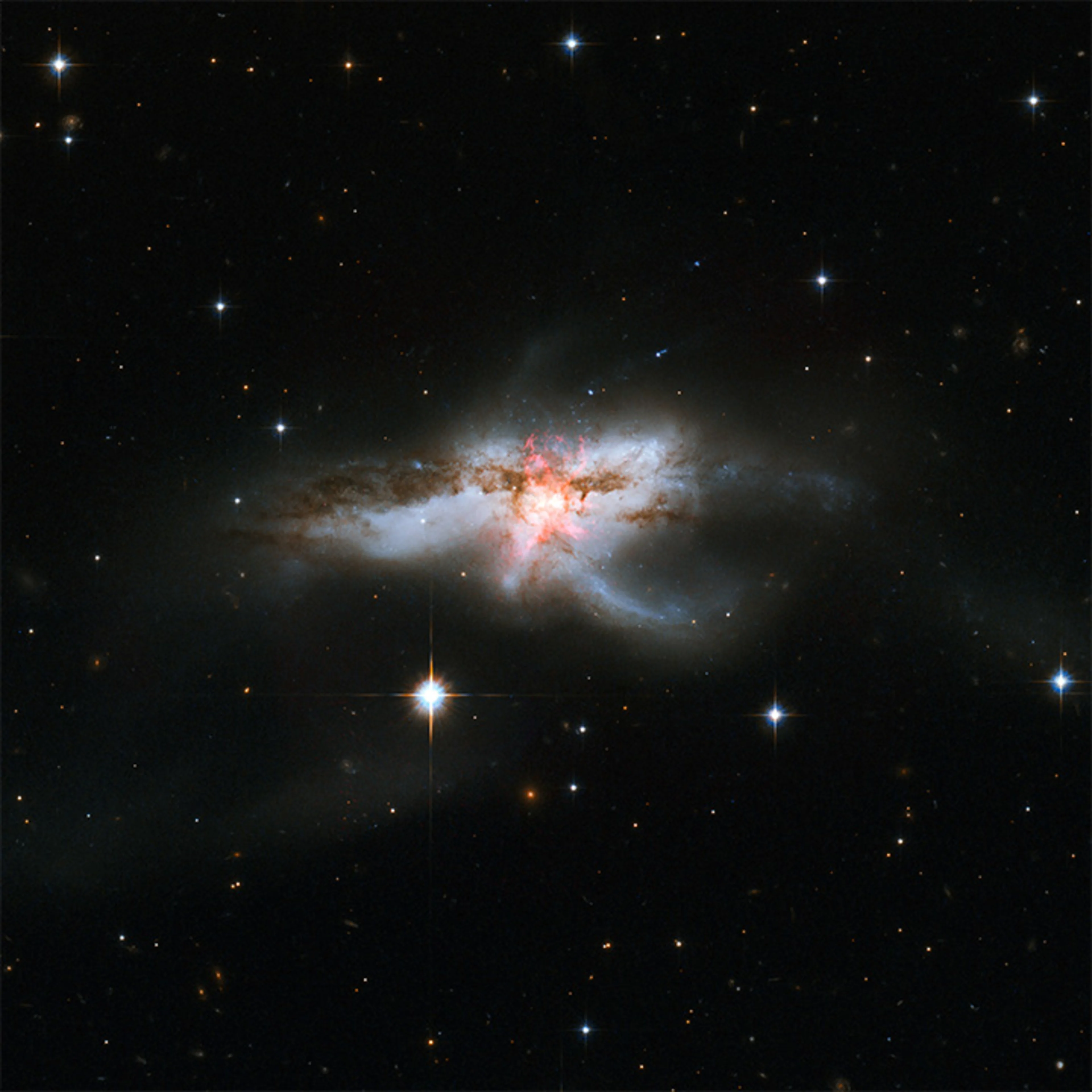 Hubble telescope image Galaxy NGC 6240