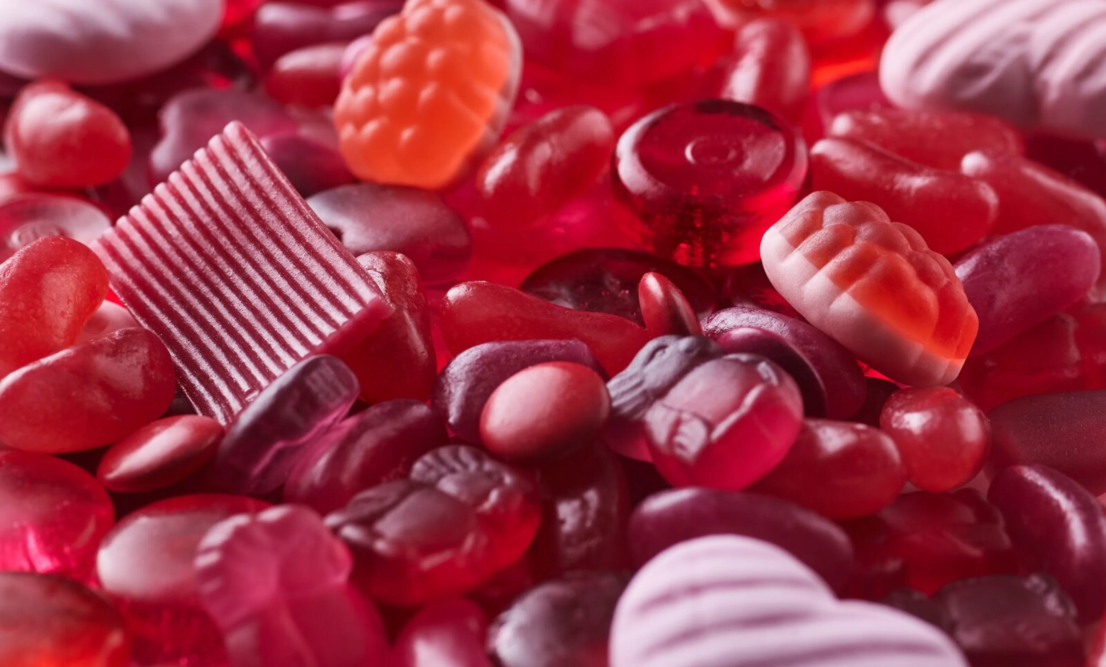large-Oterra-red-mixed-confectionery-wp-0318