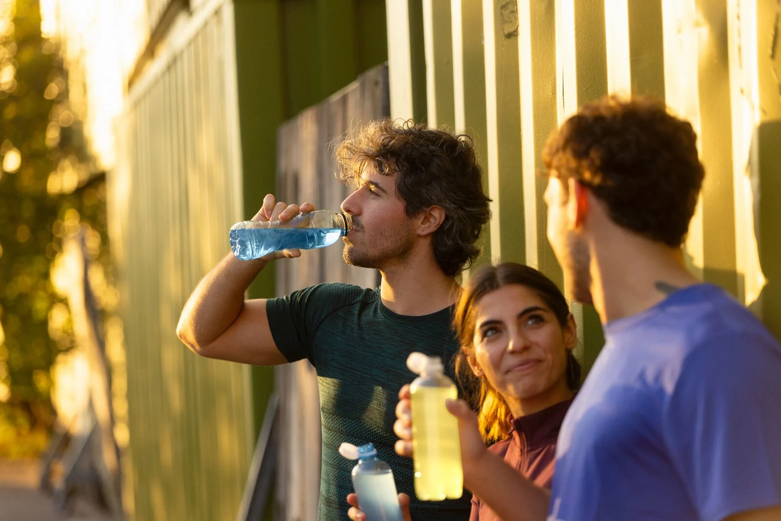 large-Oterra-beverage-active-friends-blue-yel-LS-1125