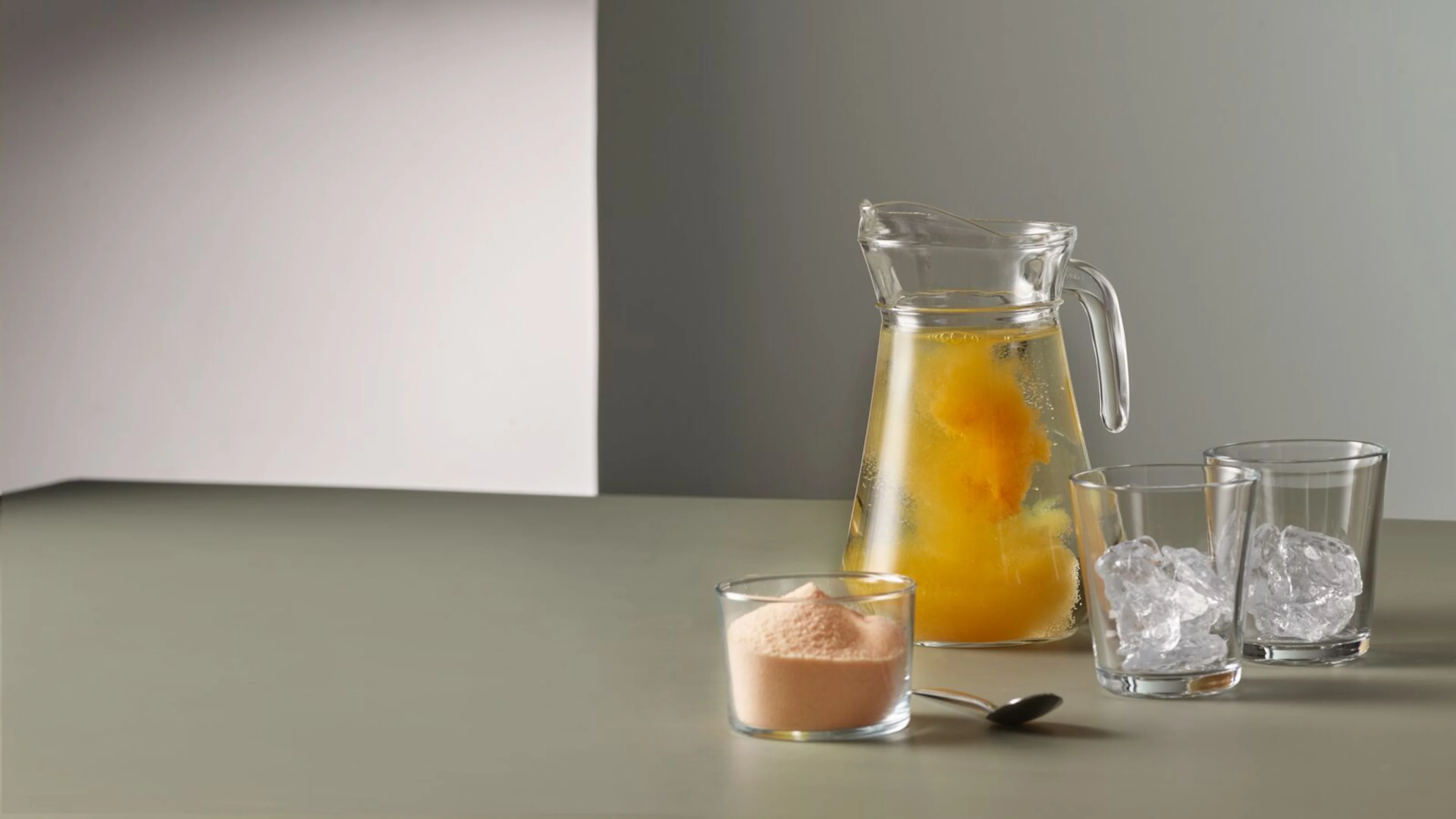 large-Oterra-I-Colors Bold-Oran-Pitcher2-FG-0824