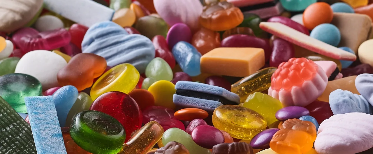 01-B-HERO cropped Chr-Hansen-mixed-confectionery-wallpaper-0318 landscape