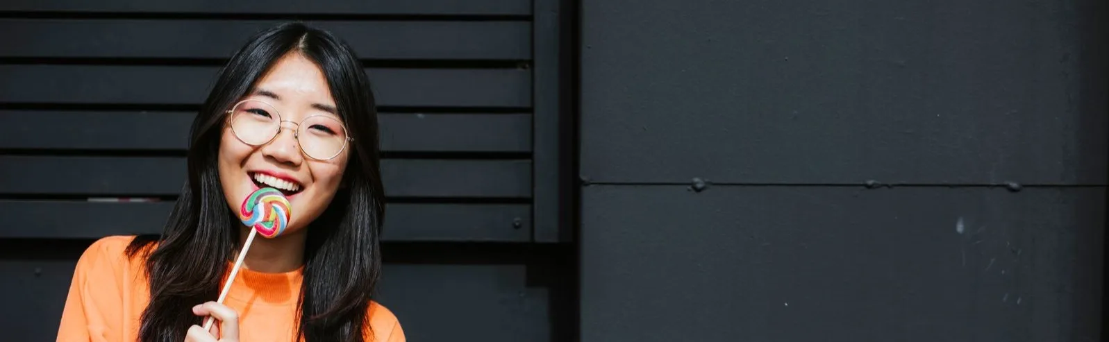 large-Oterra-Lady-with-lollipop (1)