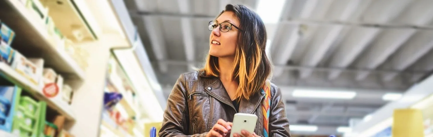 large-Oterra-lady-in-supermarket-spreadables