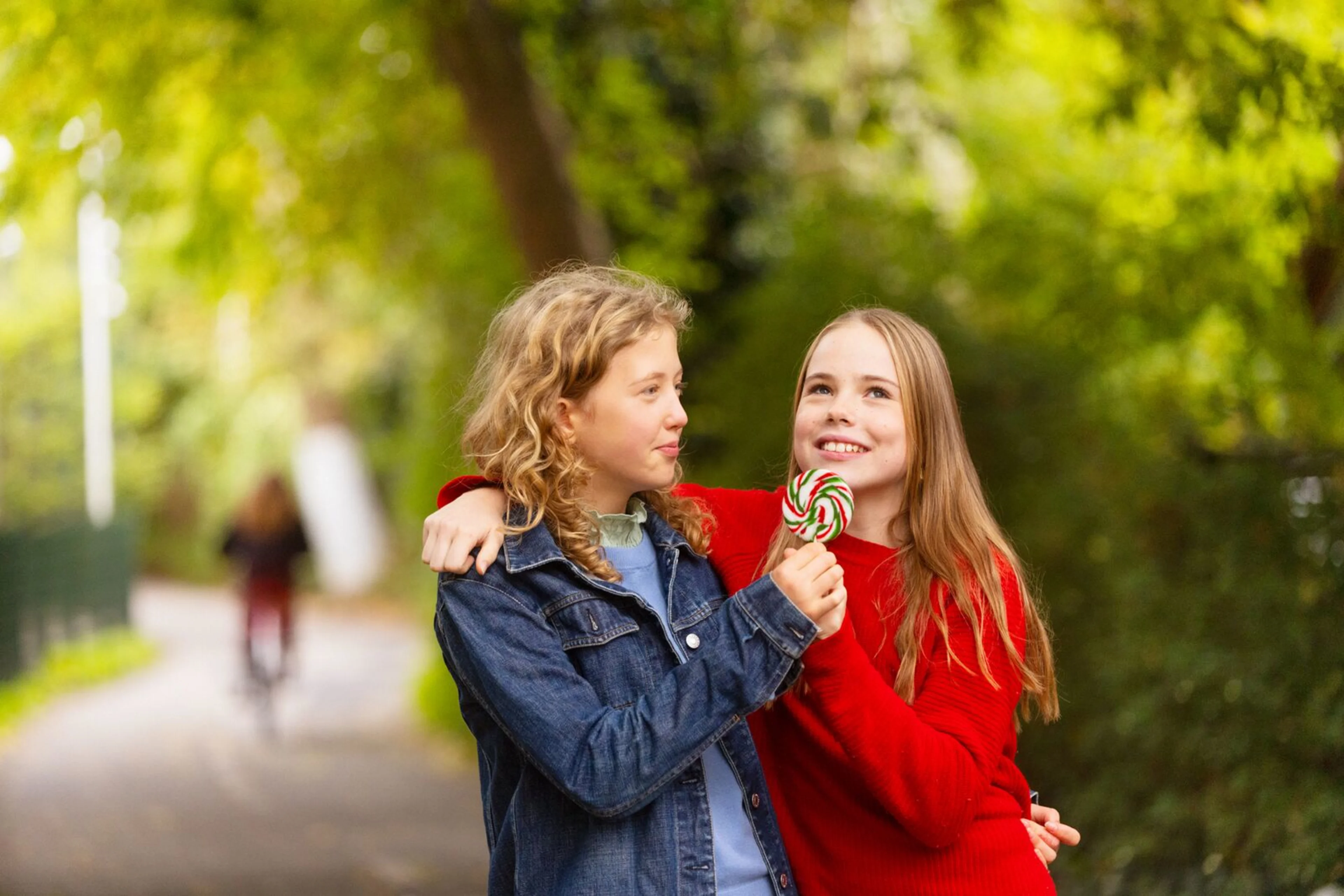 large-Oterra-confectionery-lollypop-teenagers-LS-1125