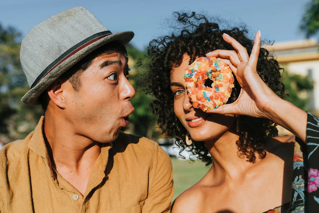 Oterra-couple-with-doughnut