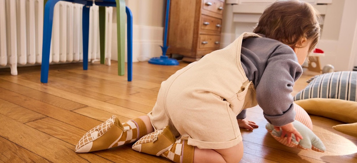 Comment encourager bébé à marcher