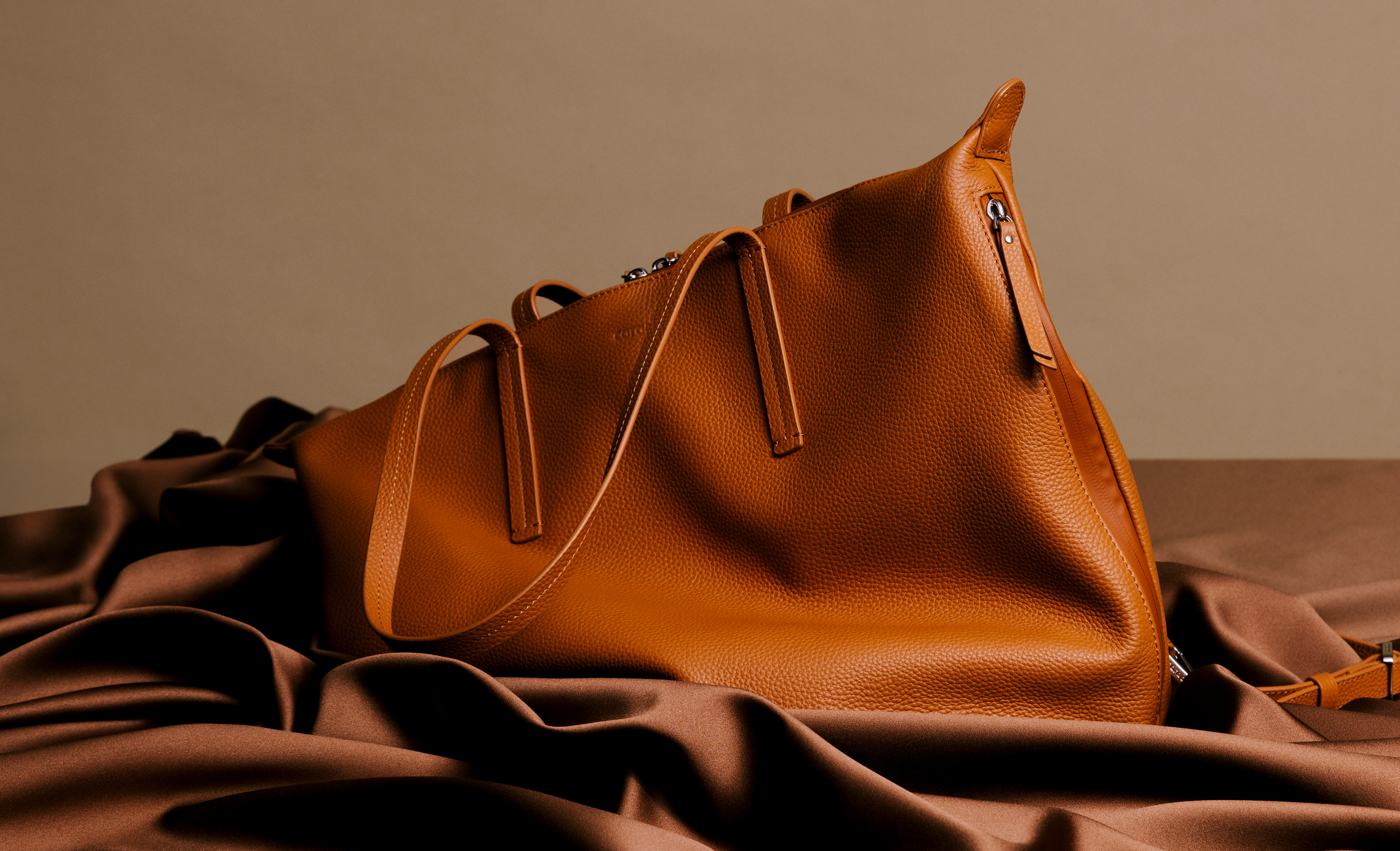 トートバッグ AQOSTUDIOSPACE SPORTY TOTE BAG 2color MUSINSA公式 | AQO STUDIO SPACE SPORTY TOTE BAG (2color)