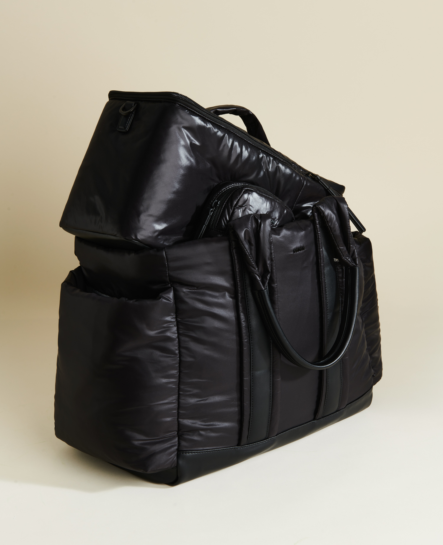 Caraa Baby Pump Bag Nylon in Black Recycled Water-Repellent Nylon