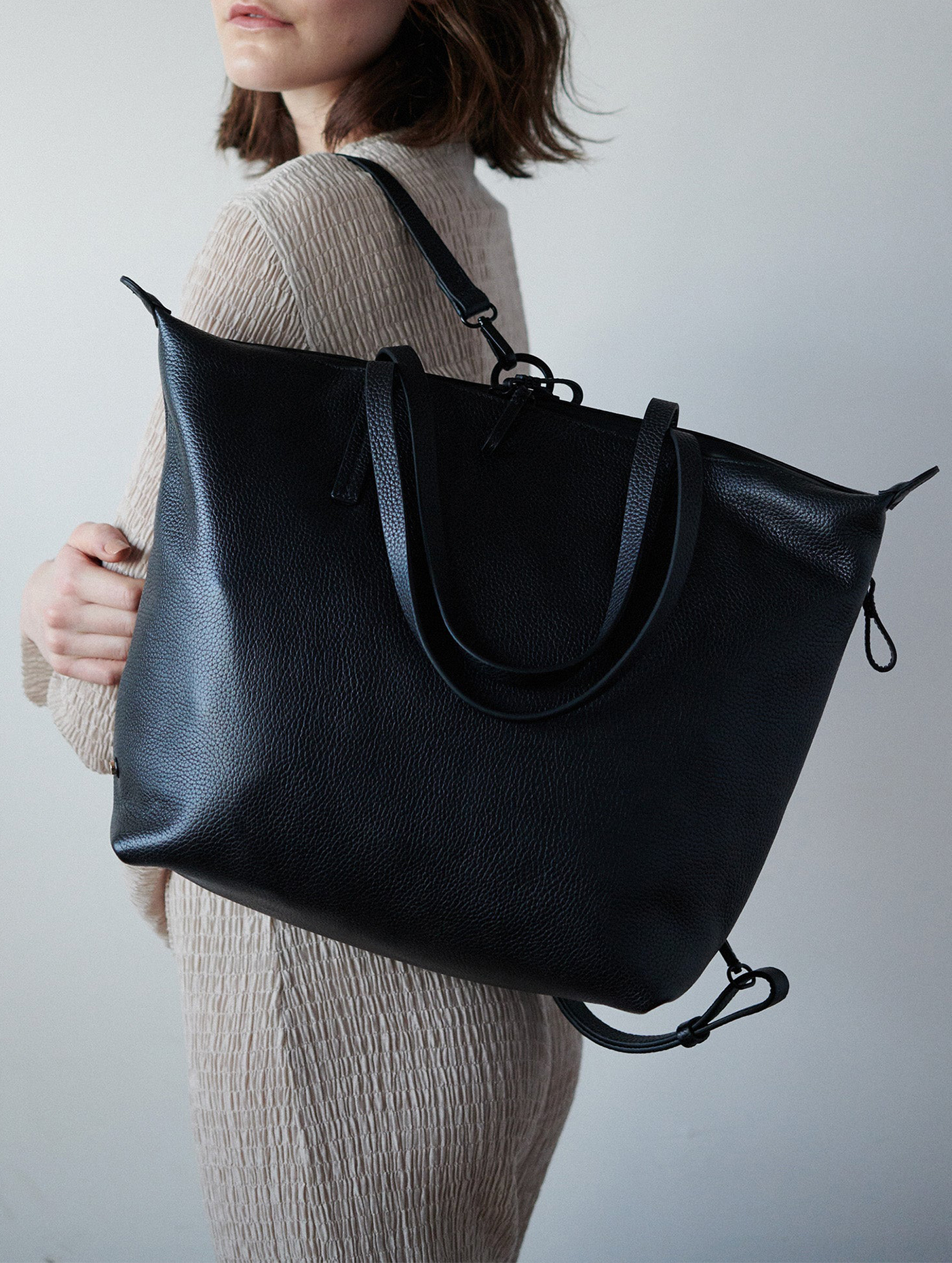 Caraa shop studio tote