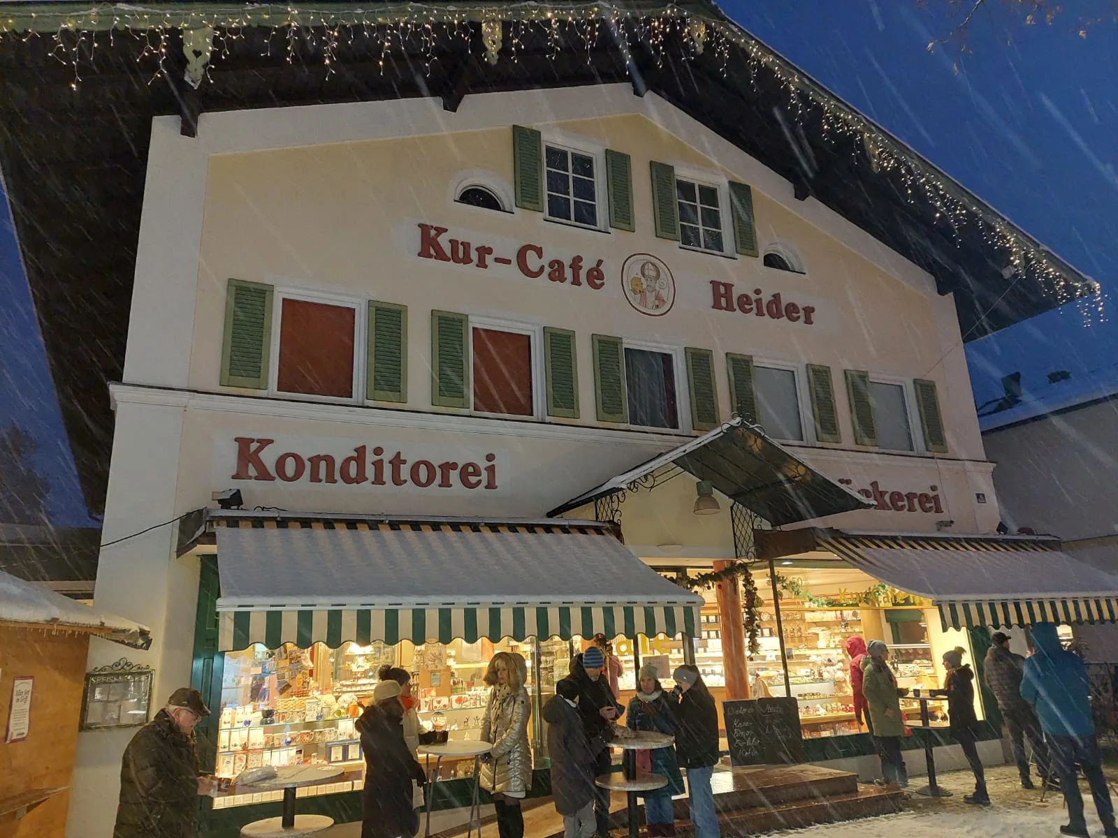 Frische Backwaren, Torten und handgemachte Köstlichkeiten im Konditorei-Café Heider