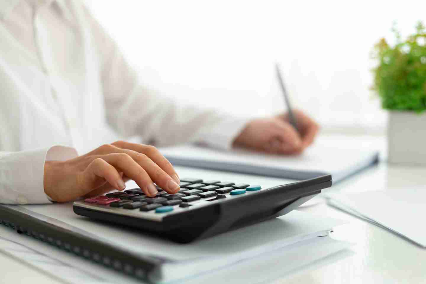 SQL Server on a Budget: Expert Cost-Saving Tips
