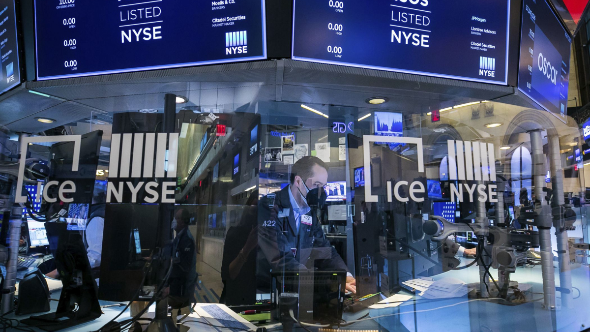 Technology Stocks Lead Indexes Lower as Yields Resume Climb