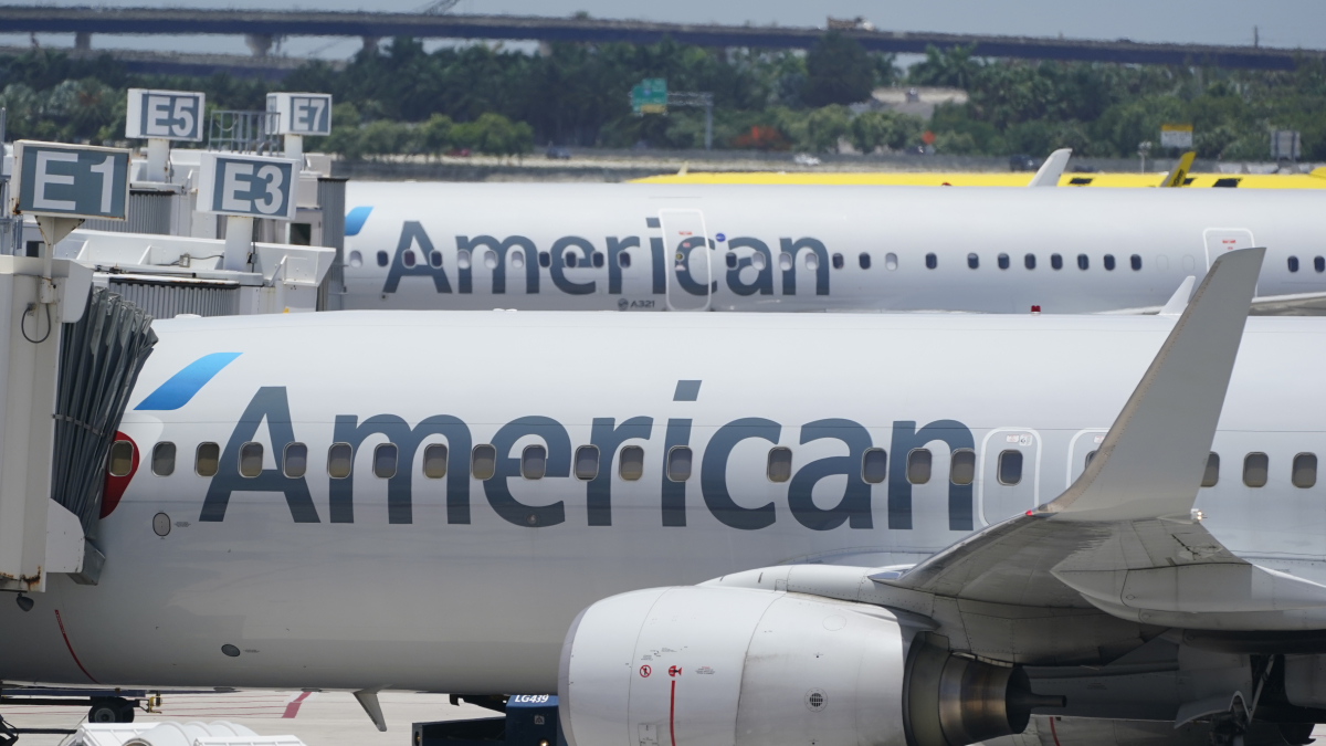 American Airlines Fined $4.1 Million for Dozens of Long Tarmac Delays That Trapped Passengers