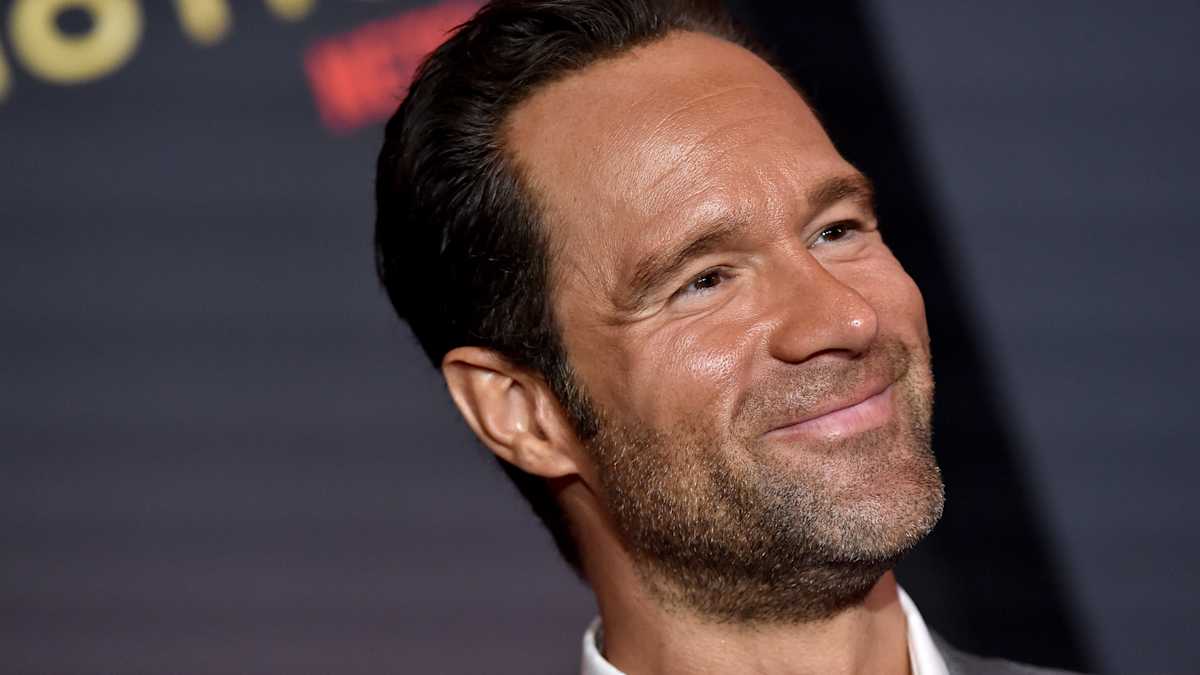 Chris Diamantopoulos Talks His Villainous Roles in Netflix's 'Red Chris Diamantopoulos Talks His Villainous Roles in Netflix's 'Red