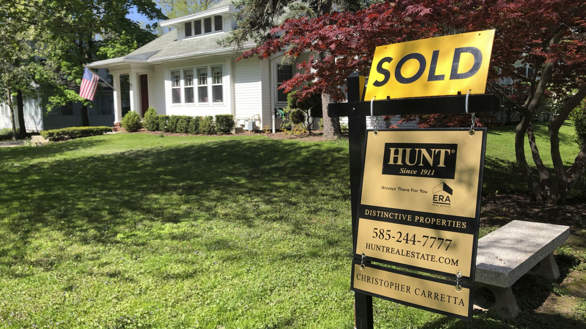 House Hunting in the 'Super Competitive' Home Buying Market