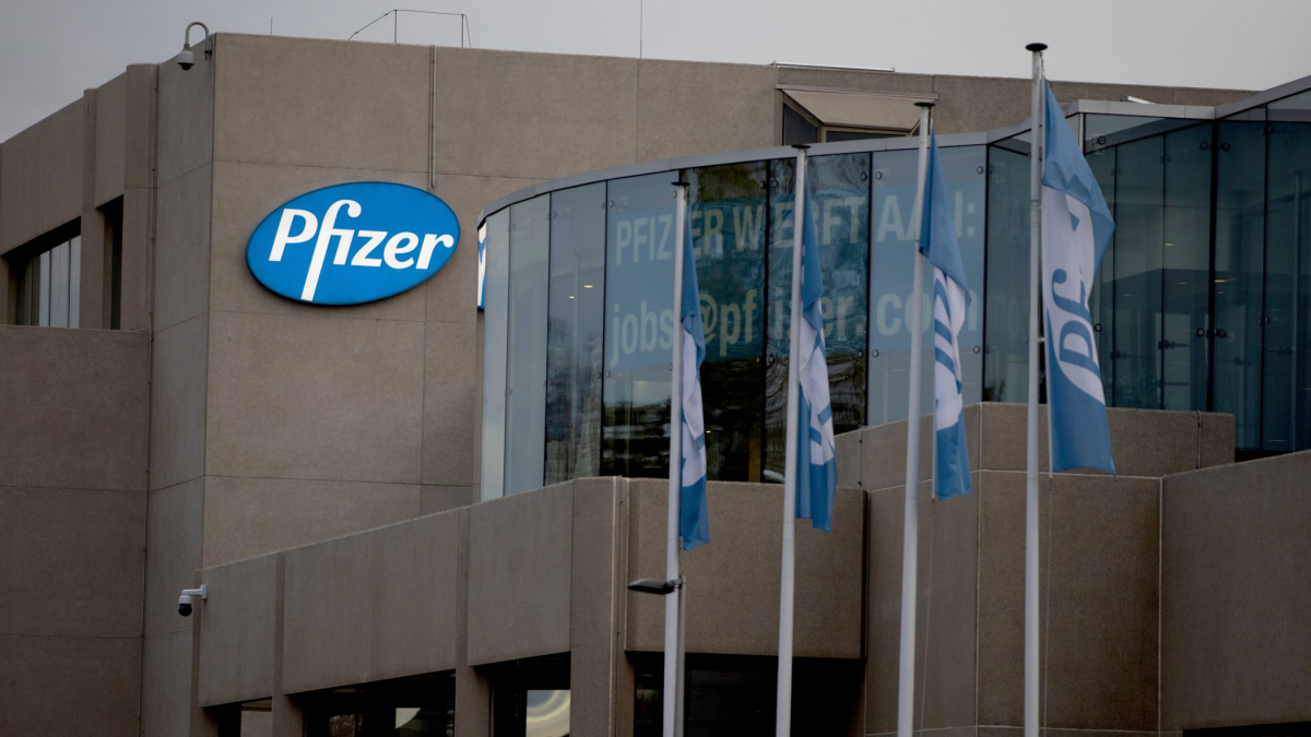 The Week's Top Stories: Pfizer Vaccine, Disney Streaming, and Apple Chips