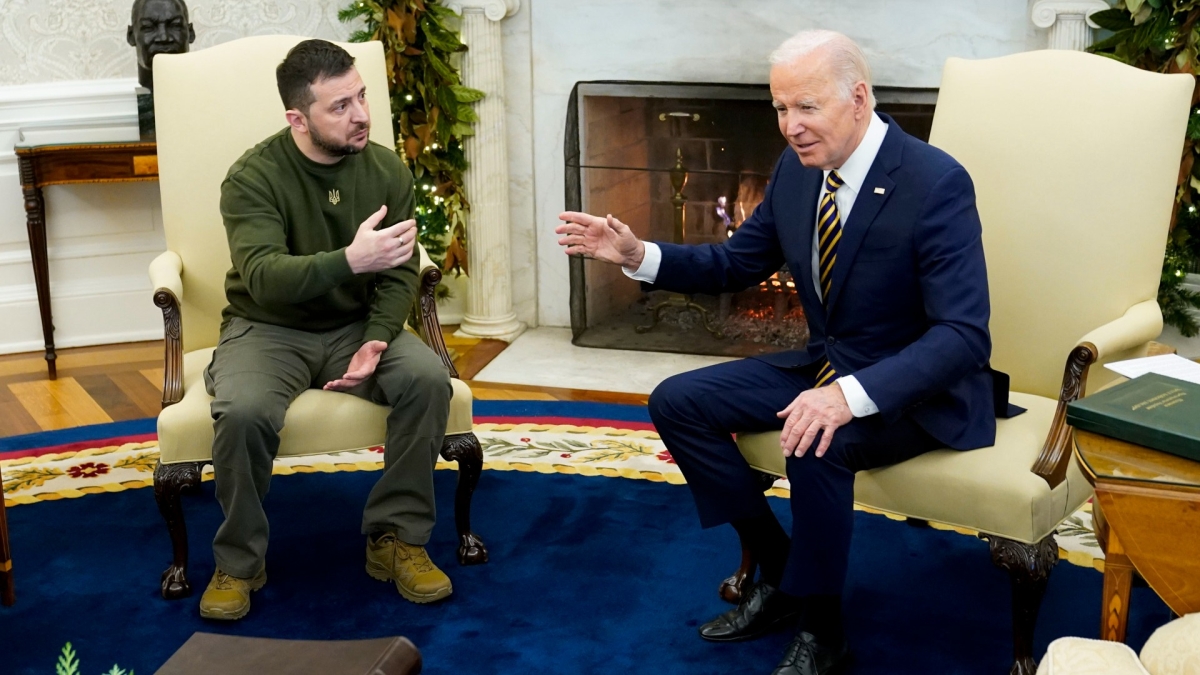 Zelenskyy Arrives at White House, Thanks Biden and Americans for Support