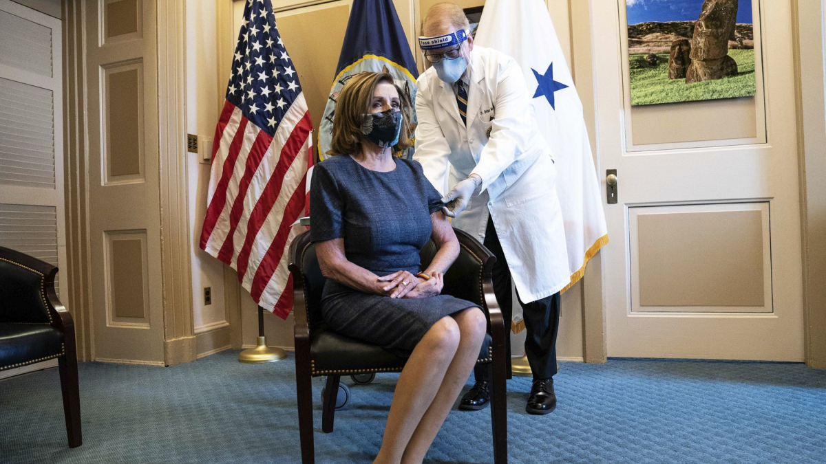 Pelosi, McConnell Get COVID-19 Vaccine, Urge Others to Do So