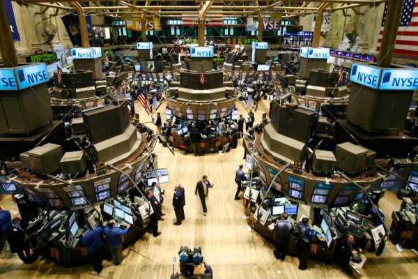 Stocks Trade Lower Ahead of Fed Meeting 