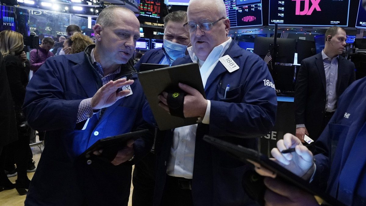 Stocks Close Lower on Wall Street as Rally Momentum Cools